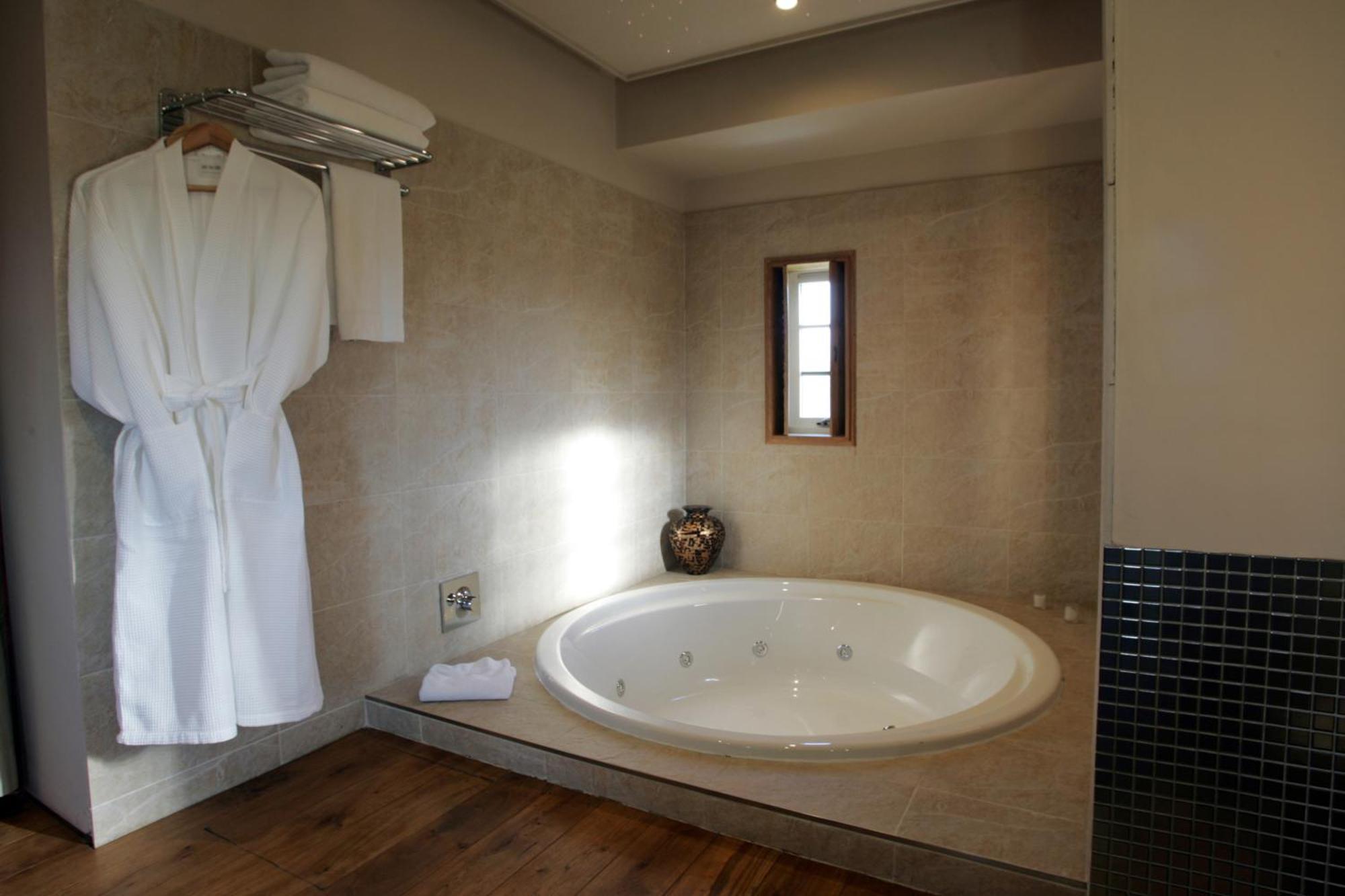 Glenskirlie Castle Hotel Banknock Екстериор снимка
