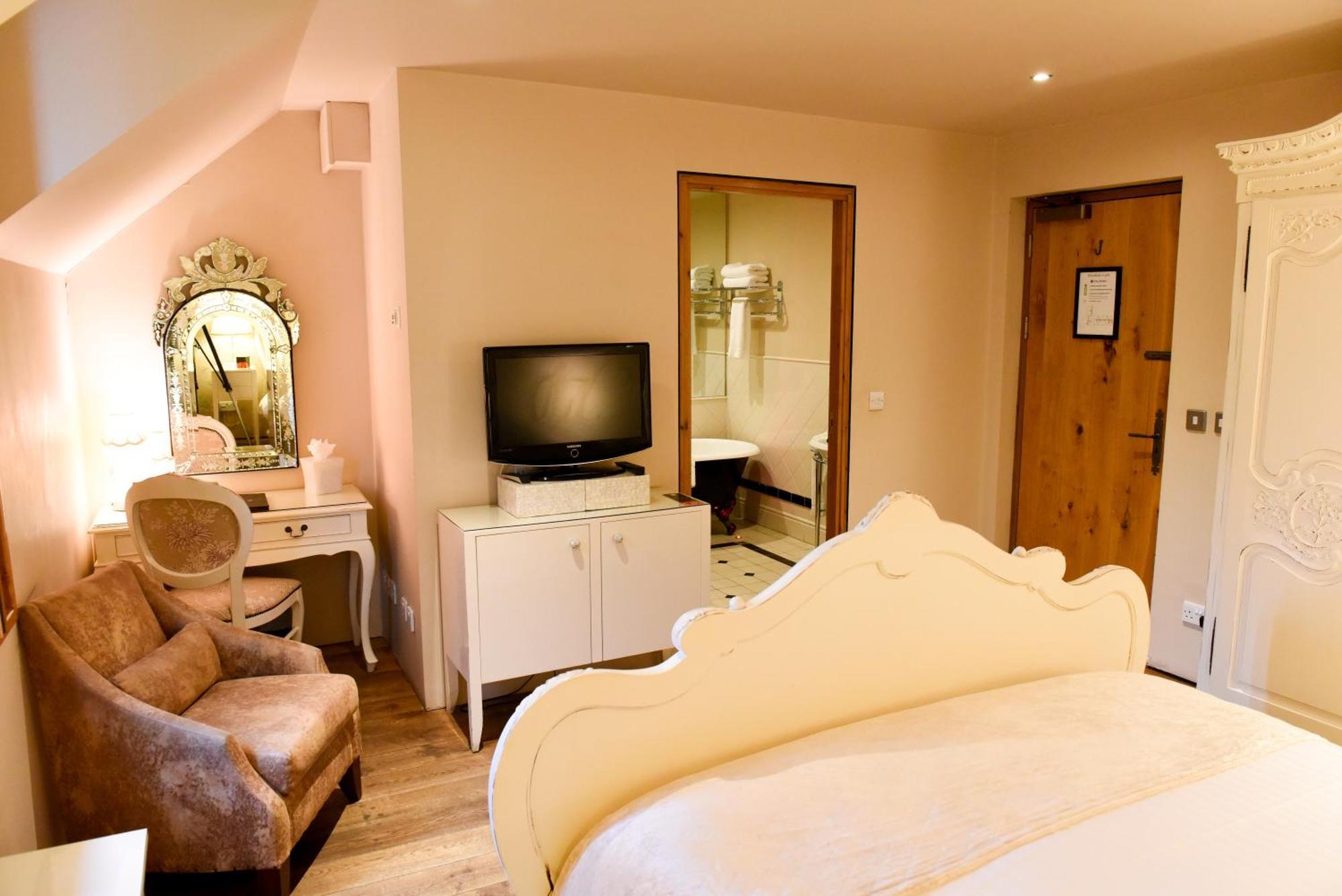 Glenskirlie Castle Hotel Banknock Екстериор снимка