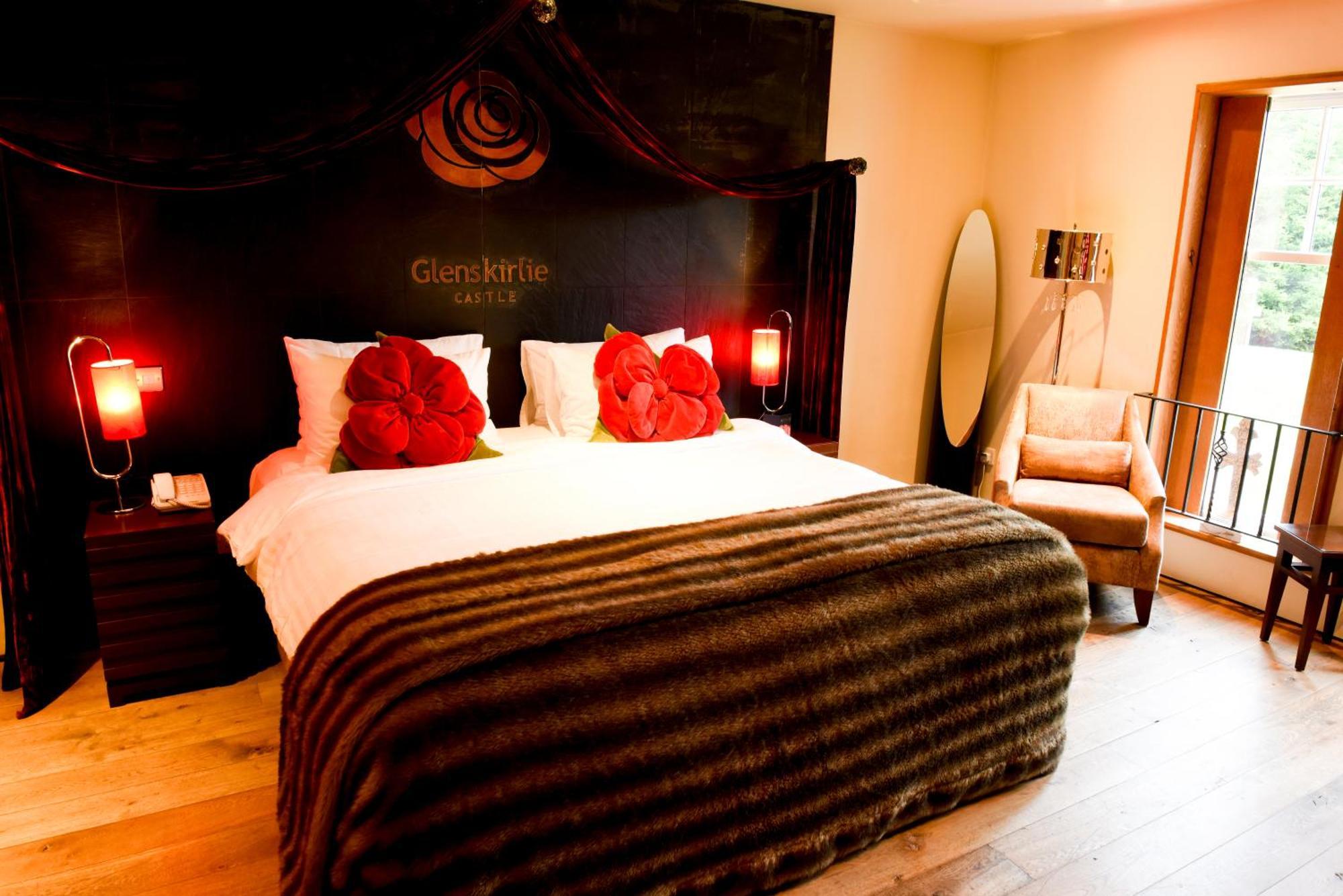 Glenskirlie Castle Hotel Banknock Екстериор снимка
