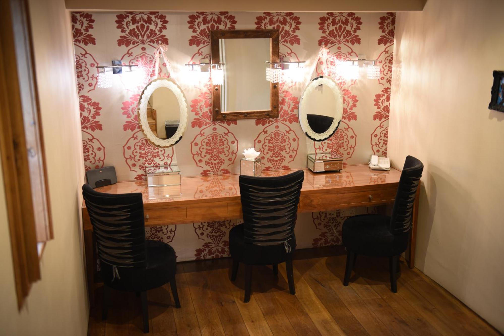 Glenskirlie Castle Hotel Banknock Екстериор снимка