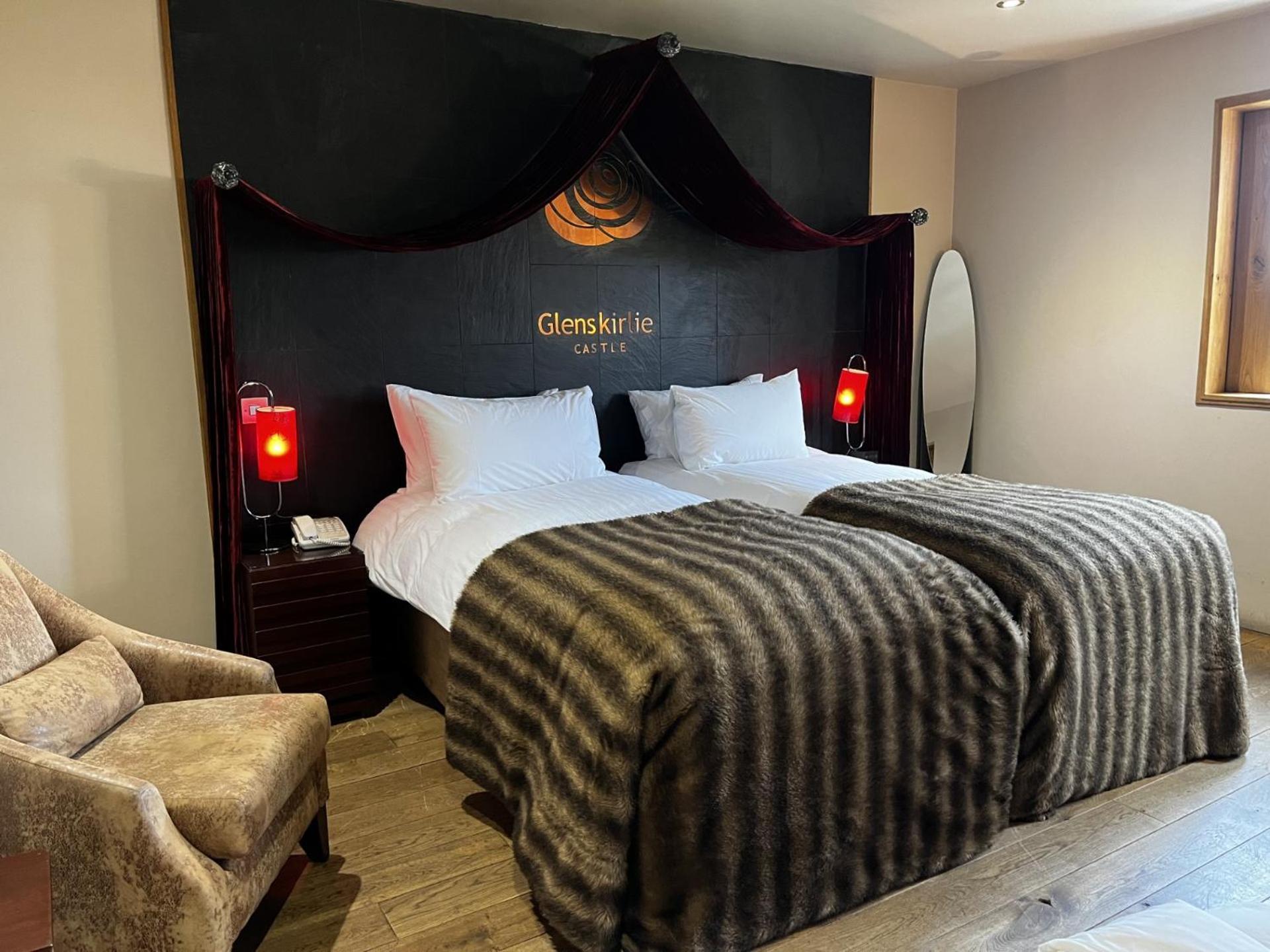 Glenskirlie Castle Hotel Banknock Екстериор снимка