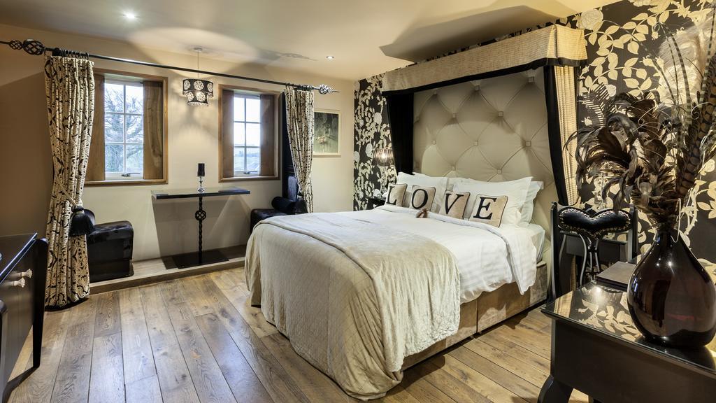 Glenskirlie Castle Hotel Banknock Екстериор снимка