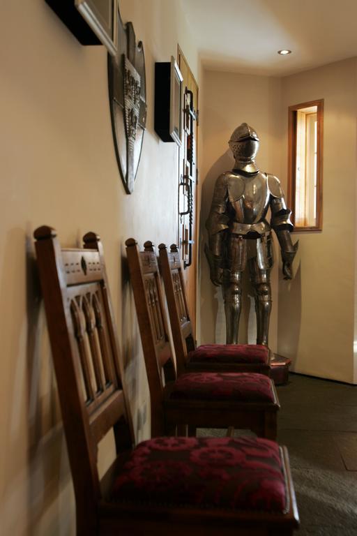 Glenskirlie Castle Hotel Banknock Екстериор снимка