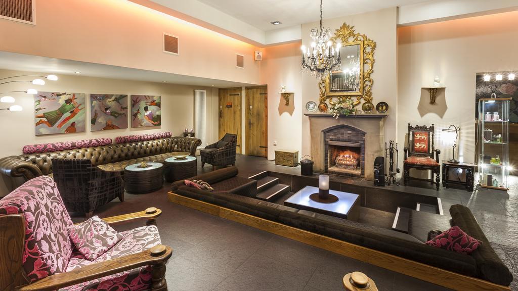 Glenskirlie Castle Hotel Banknock Екстериор снимка