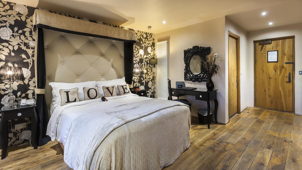 Glenskirlie Castle Hotel Banknock Екстериор снимка